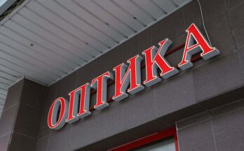 Заметная вывеска: как ухватить взгляд прохожего с первого взгляда Заметная вывеска: как ухватить взгляд прохожего с первого взгляда
